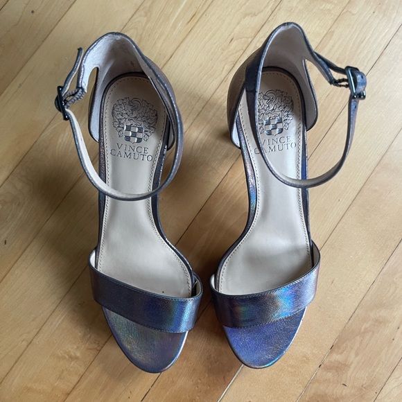 NWT Vine Camuto Iridescent Platform Heels - Picture 1 of 4